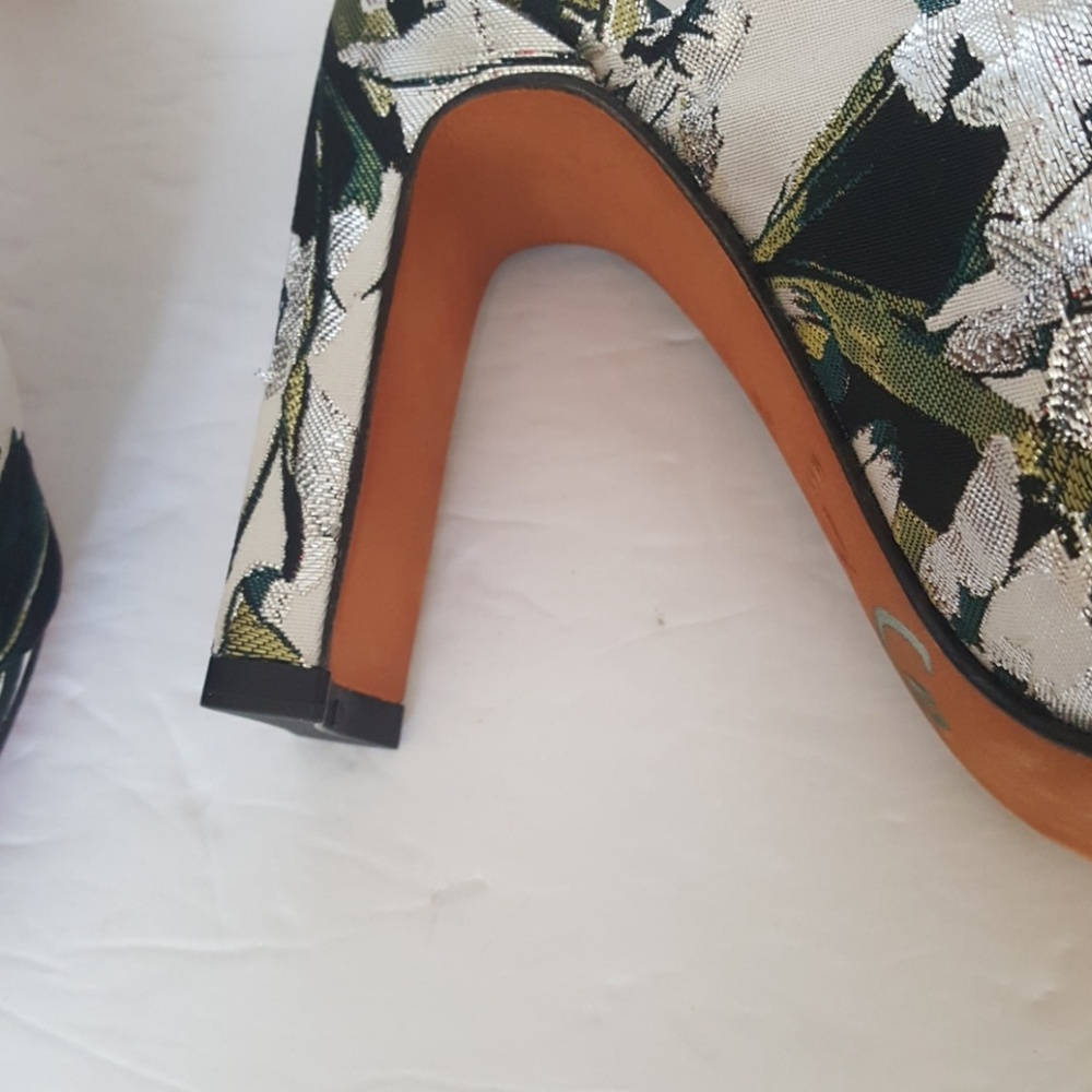 Gorgeous Brocade Marc Fischer Slide Sandals, Size 7 - Picture 3 of 8